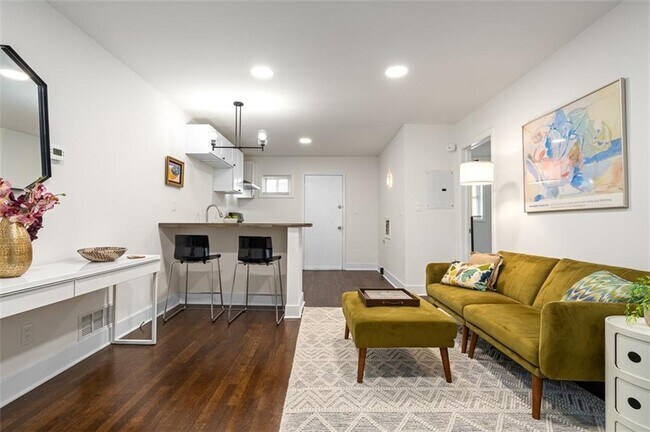 Building Photo - 1437 Vesta Ave