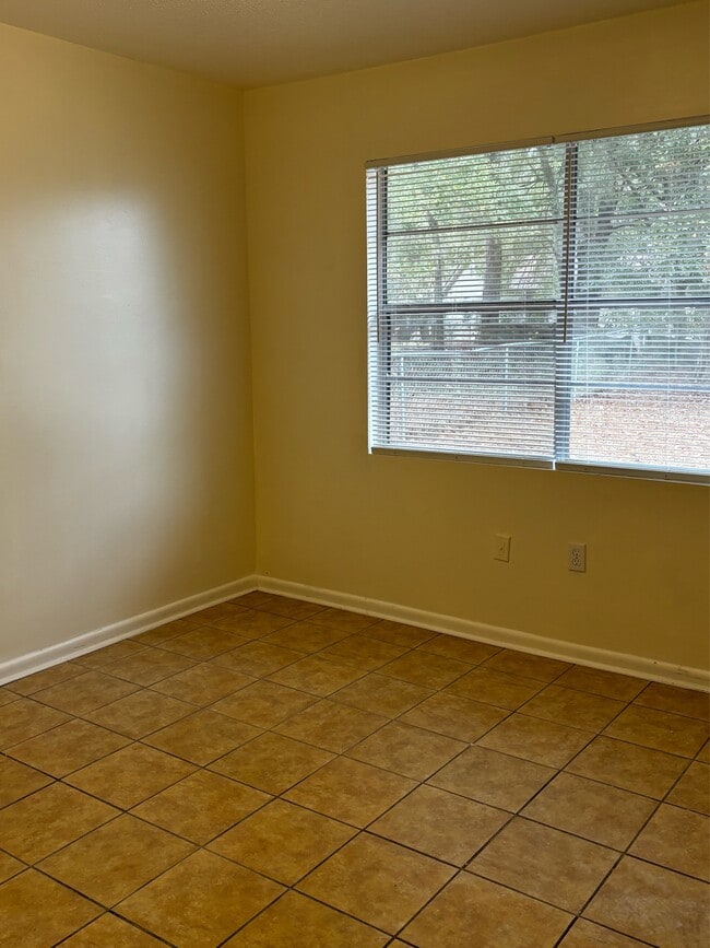 Building Photo - 179 Cherokee Cir