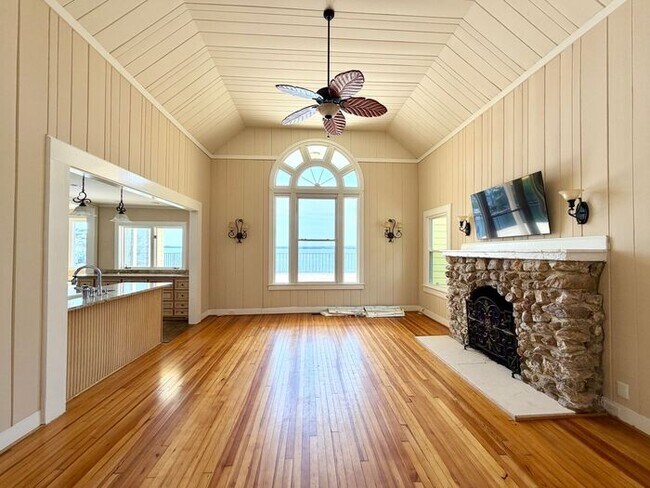 Building Photo - Lake Murray - Irmo - Offering Self Guided Tour with RENTLY!