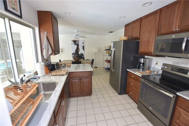 Building Photo - 3926 Calliandra Dr