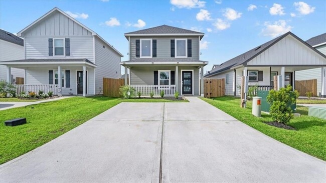 Building Photo - 16426 Valerie Marie Pl