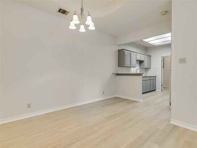 Building Photo - 2601 Riddle Rd