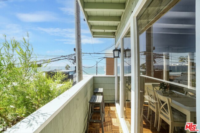 Building Photo - 4400 Ocean Dr