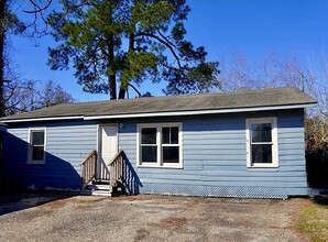 Building Photo - 921 N Pierce St