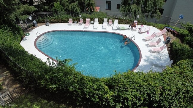 Building Photo - 19000 Lake Rd