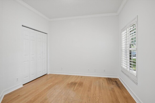 Building Photo - 11289 NW 65th Manor
