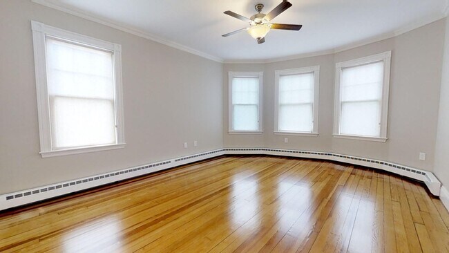 Building Photo - 16 Church St