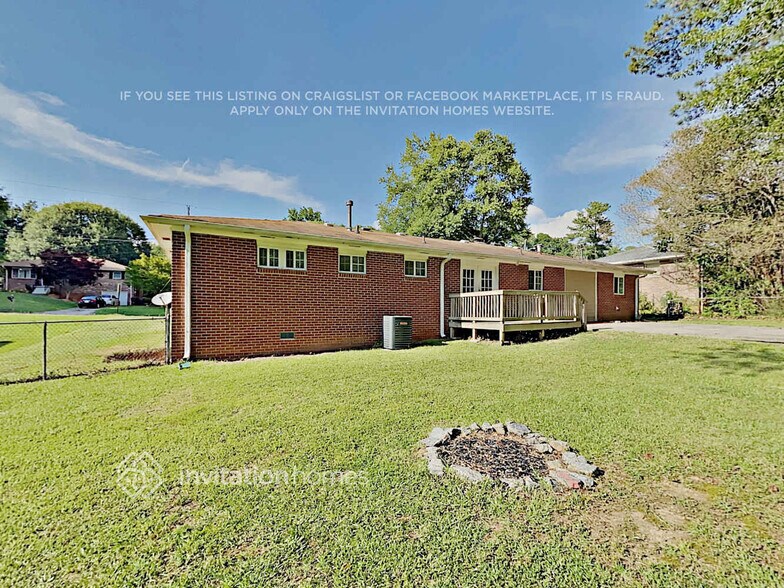 Building Photo - 759 Birchwood Ln SW