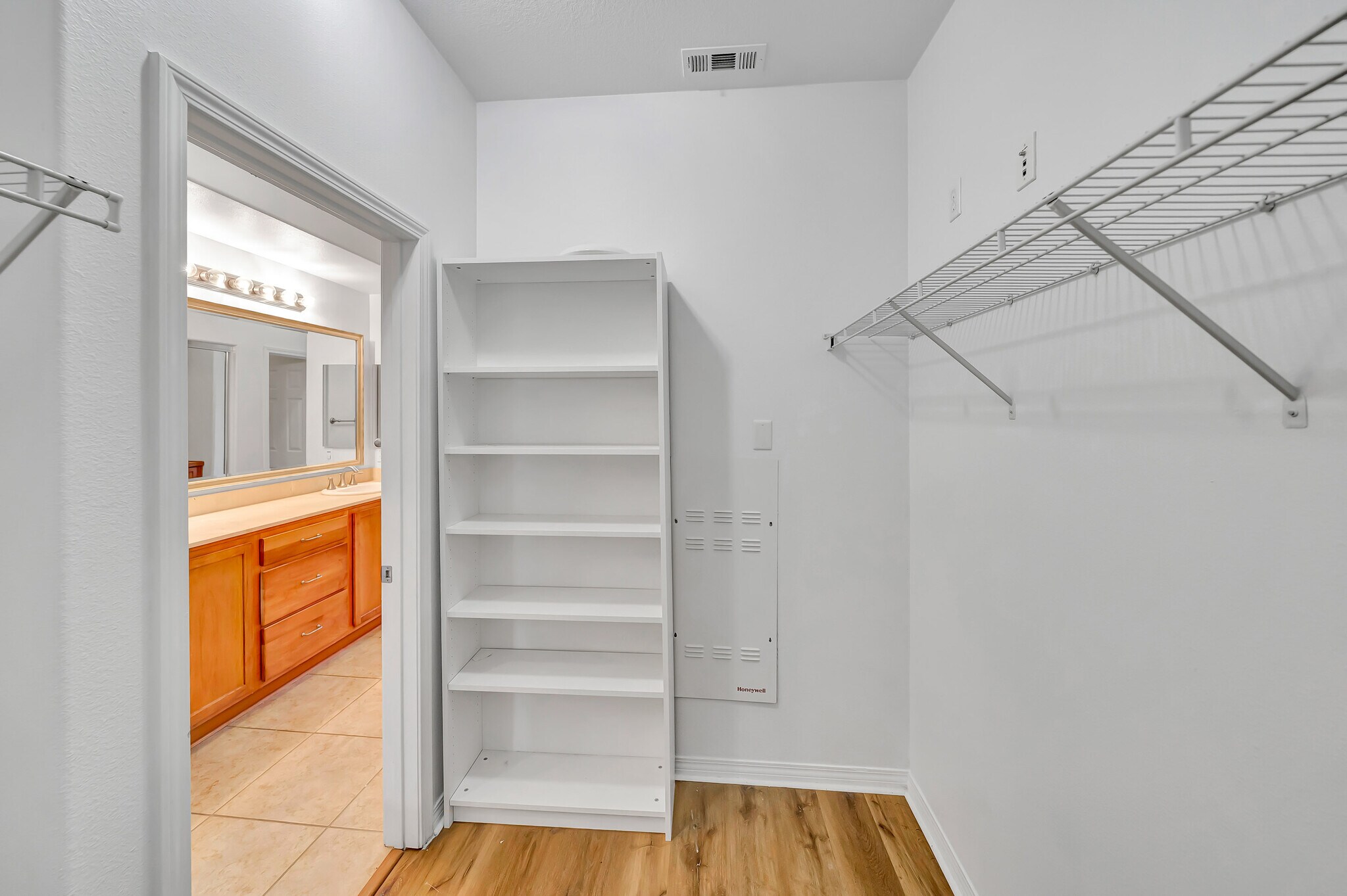 Building Photo - 23904 Calle del Sol Dr