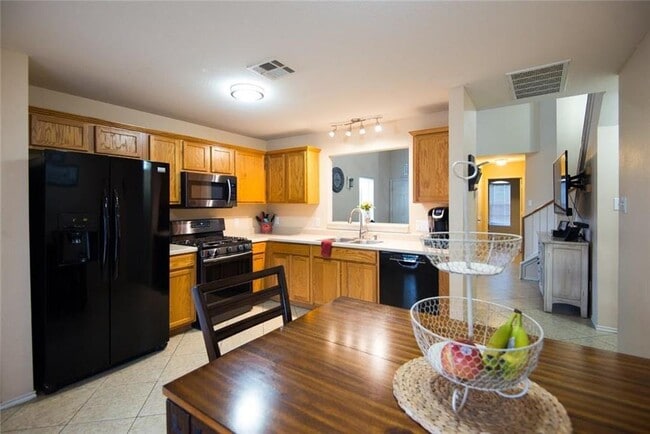 Building Photo - 1007 Whitley Dr