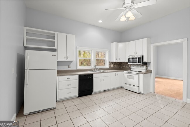 Building Photo - 235 Jenkins Rd