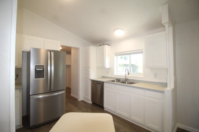 Building Photo - 5778 Stratton Ln