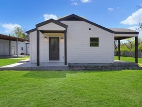 Building Photo - 5544 Ranchero Ln