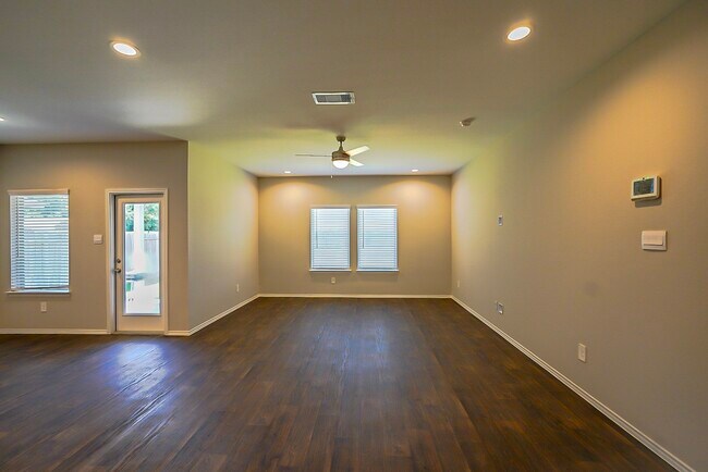 Building Photo - 20241 Portbec Dr