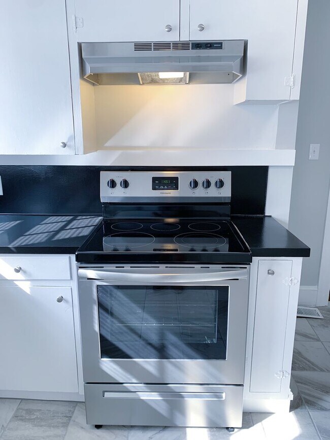 Building Photo - 201 N Library St