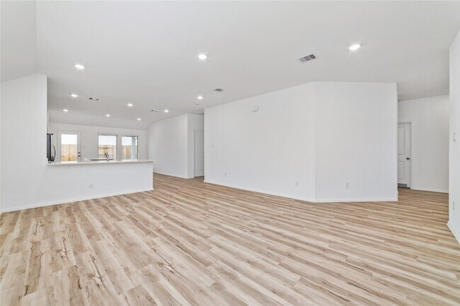Building Photo - 5315 Sleepy Fox Ln