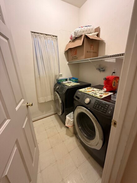 Laundry room - 1308 Crosswood Ln