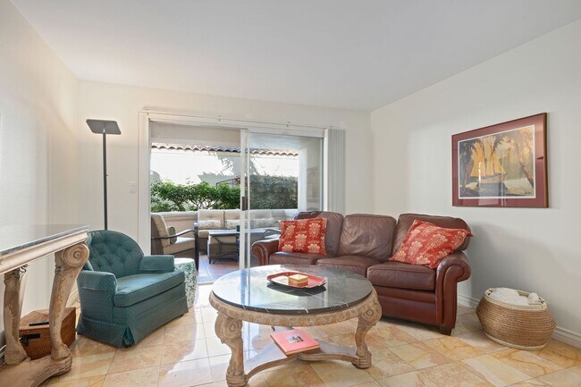 Building Photo - Total Quality Living! El Escorial... EAST BEACH!