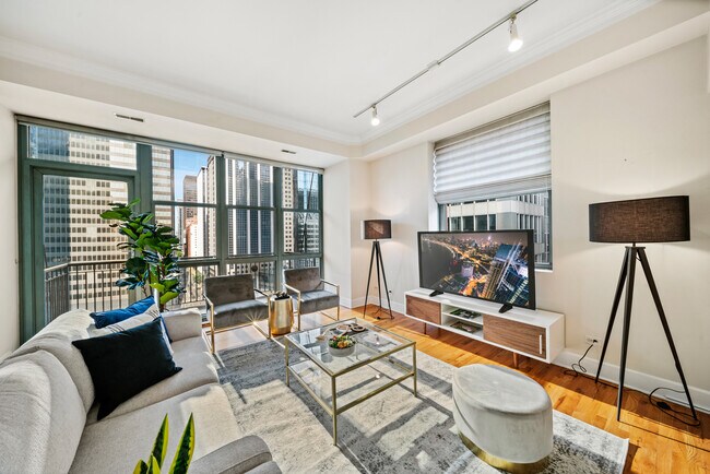 Building Photo - 165 N Canal St