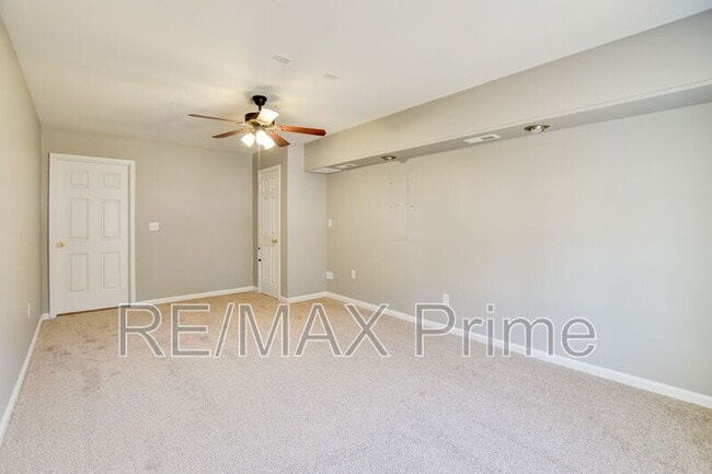 Building Photo - 960 Railroad Ave