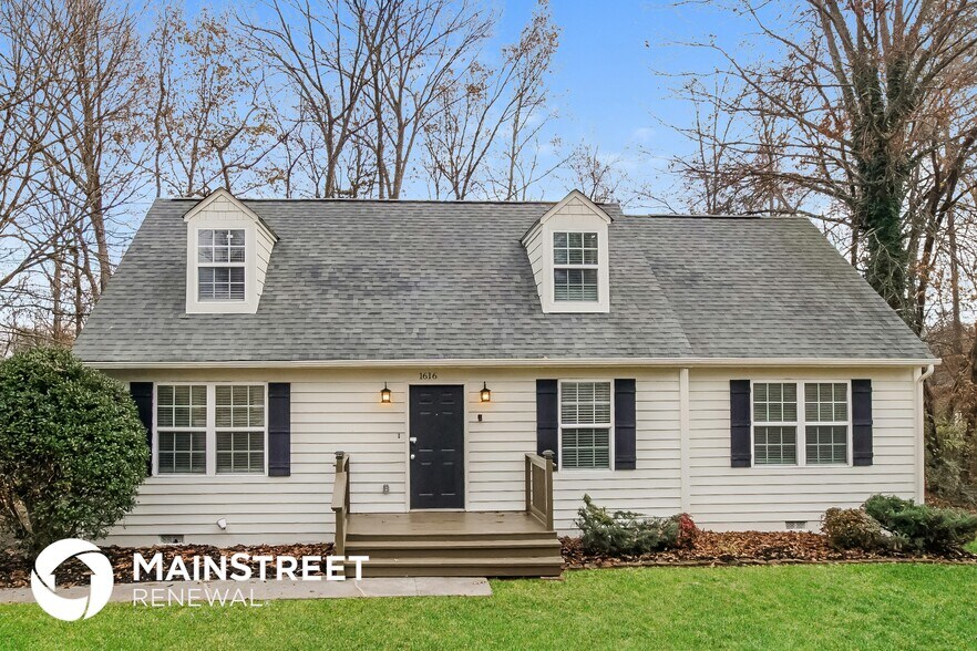 Building Photo - 1616 Summerhill Dr