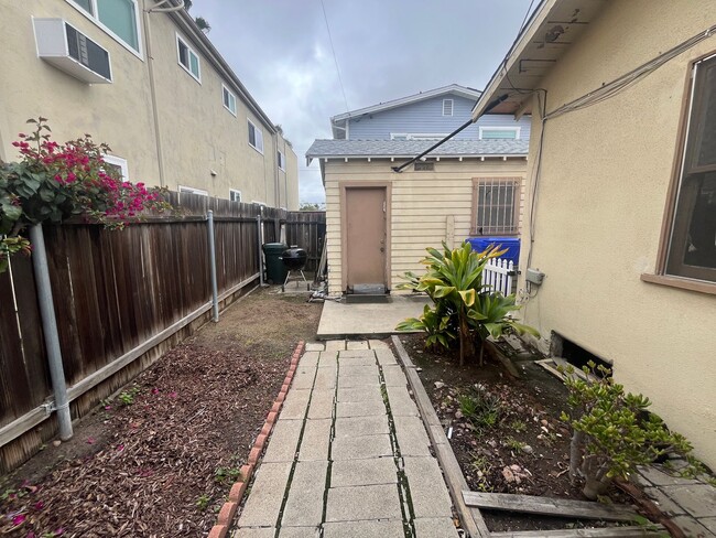 Building Photo - 3 Bedroom, 2 Bathroom Home in Normal Heights