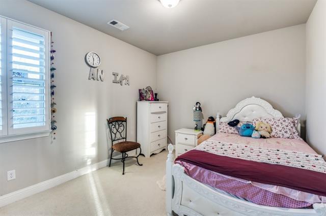 Building Photo - 630 Bridge St