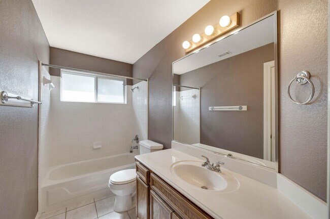 Building Photo - 11901 Jess Dr