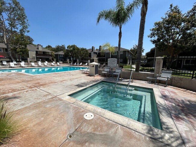 Building Photo - Beautiful 3 Bed 2 Bath Condo in Yorba Linda with Greenbelt Views