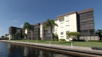 Building Photo - 2/2  Beautiful Condo  in great community