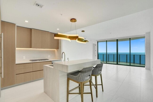 Building Photo - 900 N Ocean Blvd