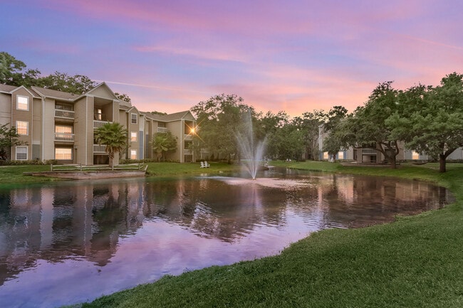 Building Photo - Azula North