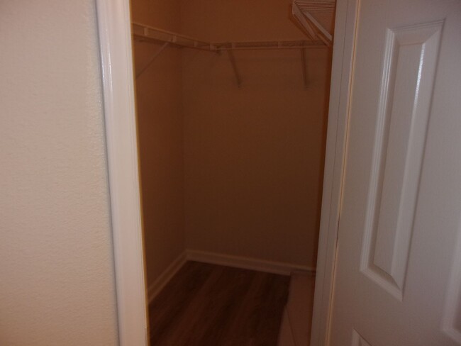 Building Photo - 1BR / 1BA @ The Legends