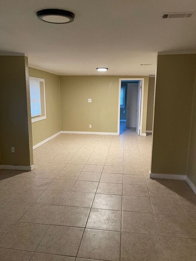 Building Photo - 2350 Felton Ave