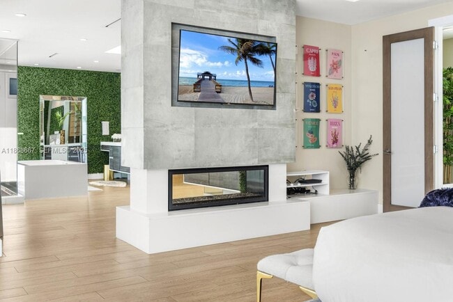 Building Photo - 1319 Seminole Dr