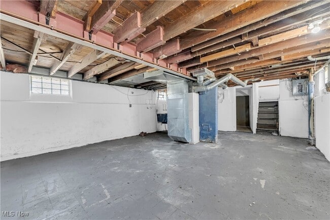 Building Photo - 21150 Tracy Ave