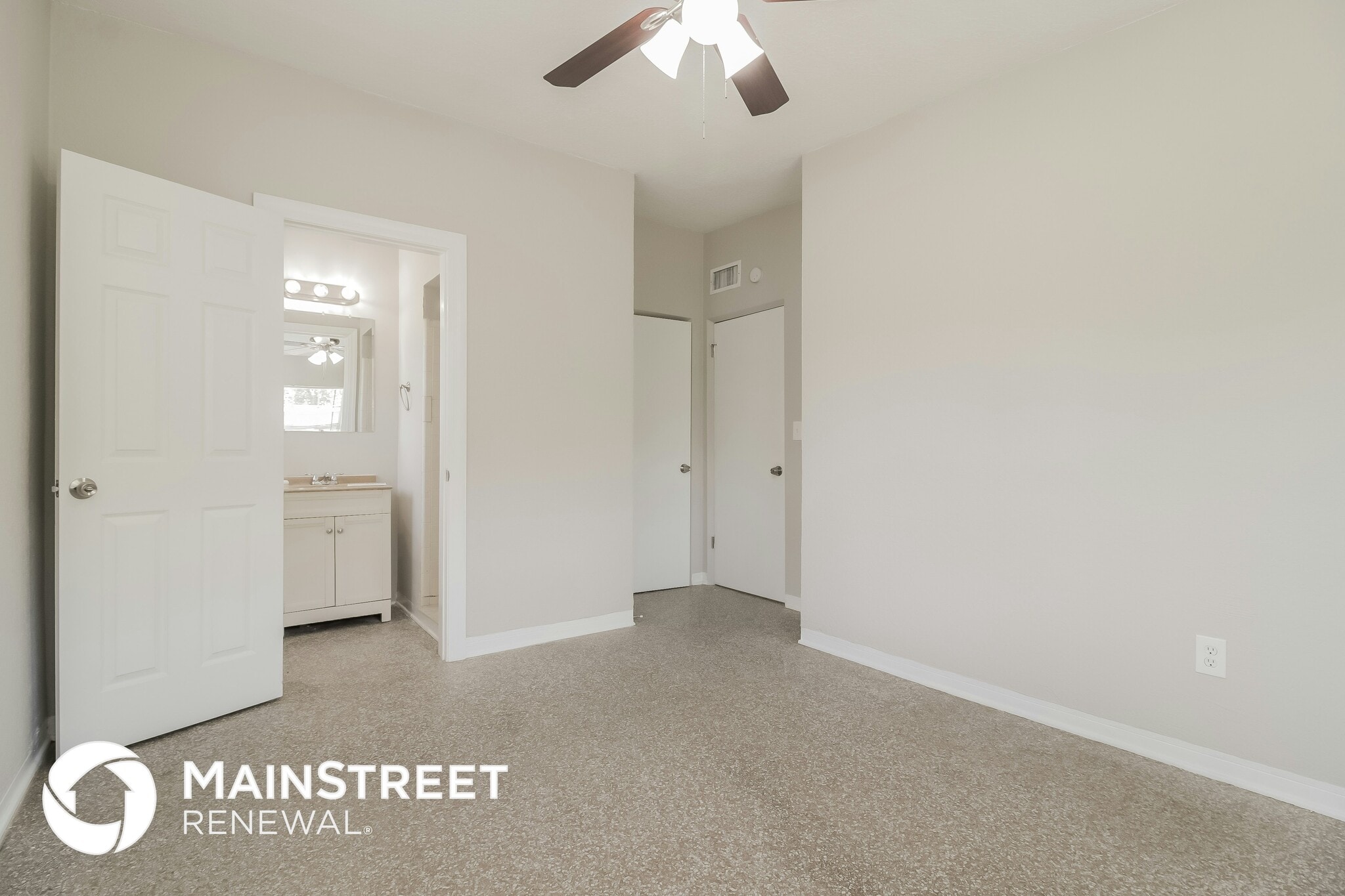 Building Photo - 451 E 6th St