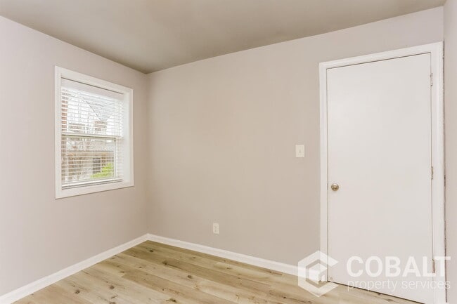 Building Photo - 271 Glen Iris Dr NE