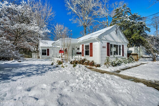 Building Photo - 180 Cliftwood Rd