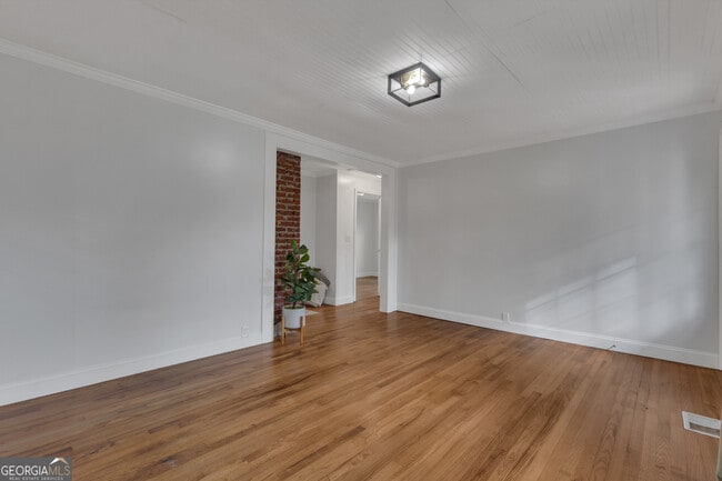 Building Photo - 9 Meridian Dr