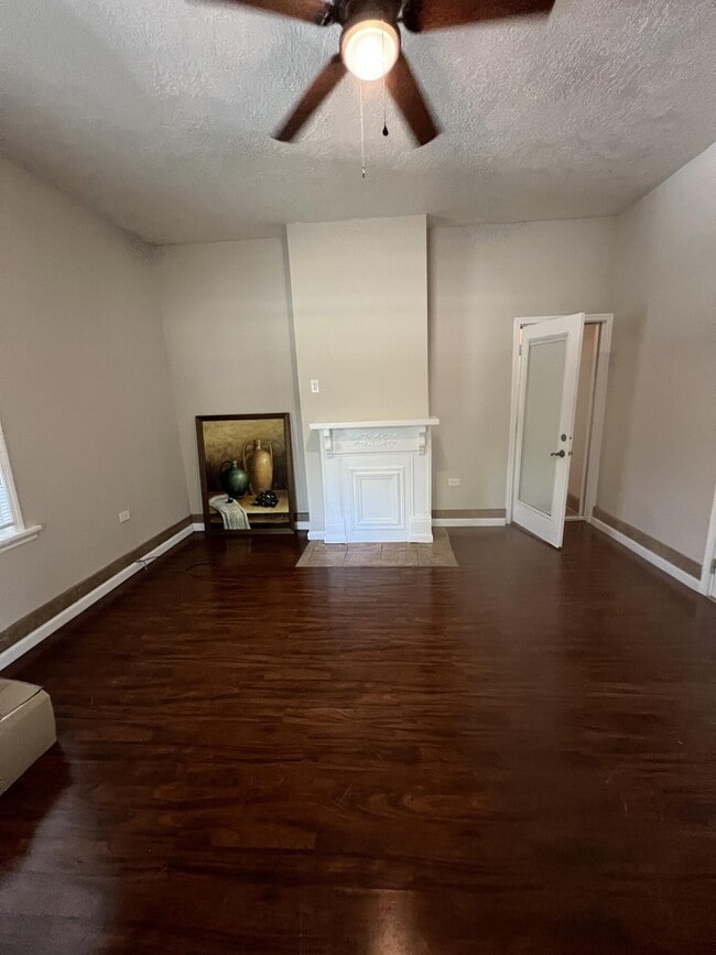 Building Photo - 214 W Buena Vista Ave