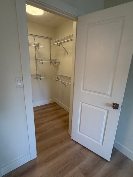 Master Walk In Closet - 120 Creekwood Dr
