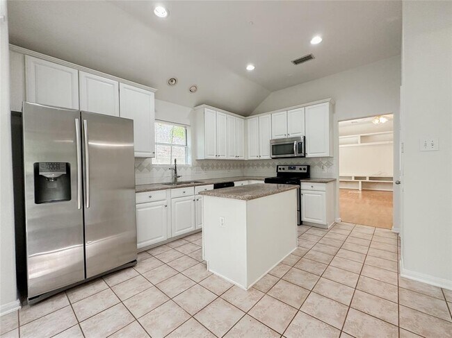 Building Photo - 311 N Rush Haven Cir