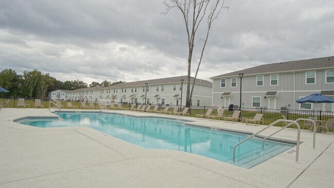 Building Photo - 1635 Iroquois Ct