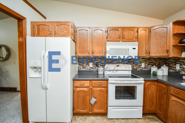 Building Photo - 705 N Montgomery Ct