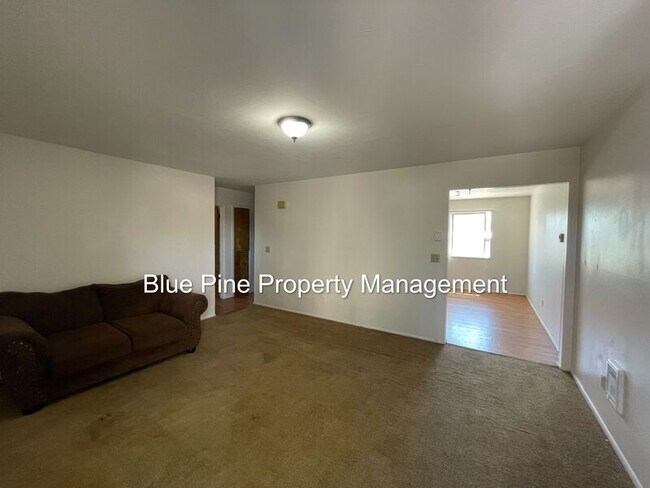 Building Photo - 1474 Benton St