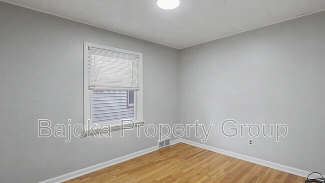 Building Photo - 2957 Fort Park Blvd