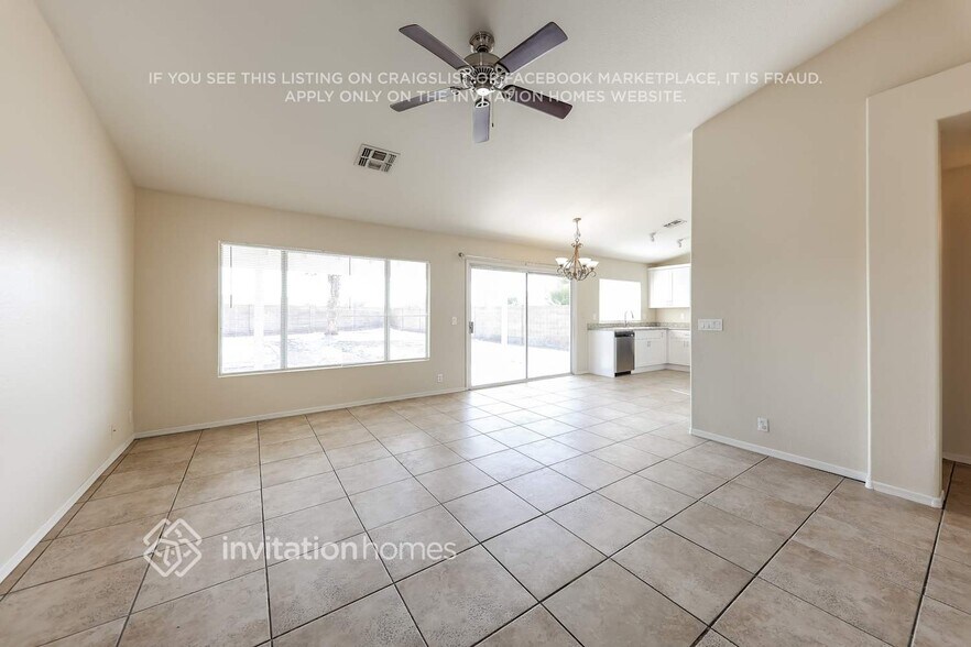 Building Photo - 6615 N 77th Dr