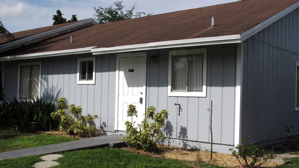 Building Photo - 2185 Pretty Ln