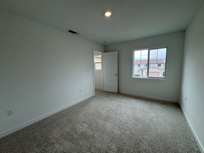 Building Photo - 10962 Admiral Cv Wy